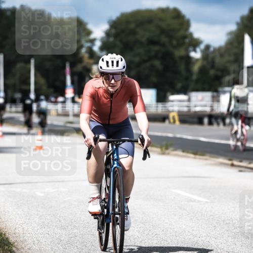 16.08.2026 - KN Förde Triathlon 2026 H.Heesch http://msf.ph/oto/9984332 16.08.2026 12:58:18 Radfahren 524, 551, 590, 594, 597, 607, 709, 743 meine-sportfotos.de