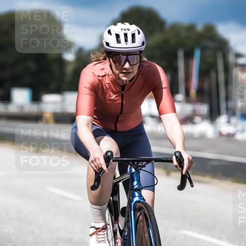 16.08.2026 - KN Förde Triathlon 2026 H.Heesch http://msf.ph/oto/9984345 16.08.2026 12:58:19 Radfahren 524, 551, 590, 594, 597, 607, 709, 743 meine-sportfotos.de