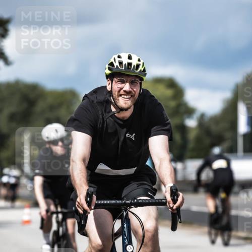 16.08.2026 - KN Förde Triathlon 2026 H.Heesch http://msf.ph/oto/9984386 16.08.2026 12:58:36 Radfahren 528, 540, 547, 552, 611, 704, 714 meine-sportfotos.de