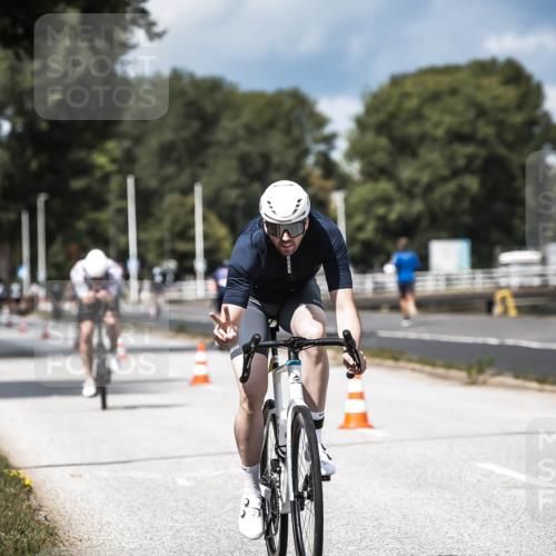 16.08.2026 - KN Förde Triathlon 2026 H.Heesch http://msf.ph/oto/9984453 16.08.2026 12:58:50 Radfahren 521, 595, 715 meine-sportfotos.de