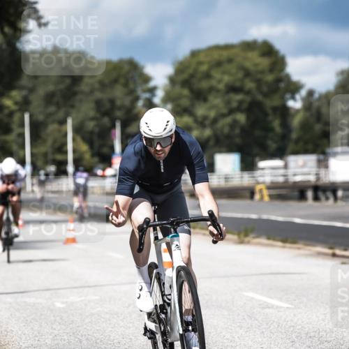 16.08.2026 - KN Förde Triathlon 2026 H.Heesch http://msf.ph/oto/9984457 16.08.2026 12:58:50 Radfahren 521, 595, 715 meine-sportfotos.de