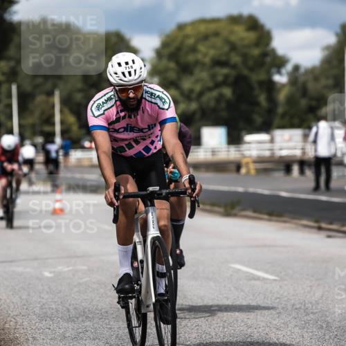 16.08.2026 - KN Förde Triathlon 2026 H.Heesch http://msf.ph/oto/9984556 16.08.2026 12:59:10 Radfahren 501, 530, 718, 723, 731, 745 meine-sportfotos.de