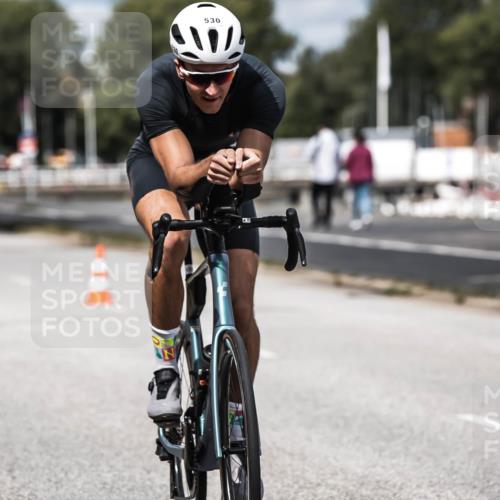 16.08.2026 - KN Förde Triathlon 2026 H.Heesch http://msf.ph/oto/9984579 16.08.2026 12:59:14 Radfahren 501, 530, 718, 730, 731, 745 meine-sportfotos.de
