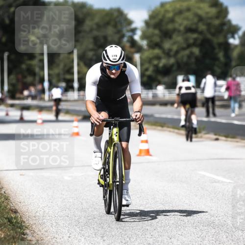 16.08.2026 - KN Förde Triathlon 2026 H.Heesch http://msf.ph/oto/9984605 16.08.2026 12:59:26 Radfahren 519, 541, 584, 710 meine-sportfotos.de