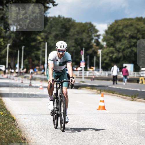 16.08.2026 - KN Förde Triathlon 2026 H.Heesch http://msf.ph/oto/9984716 16.08.2026 12:59:55 Radfahren 510, 553, 558, 581, 599, 605, 738 meine-sportfotos.de