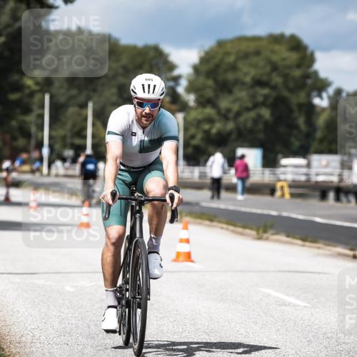 16.08.2026 - KN Förde Triathlon 2026 H.Heesch http://msf.ph/oto/9984725 16.08.2026 12:59:55 Radfahren 510, 553, 558, 581, 599, 605, 738 meine-sportfotos.de