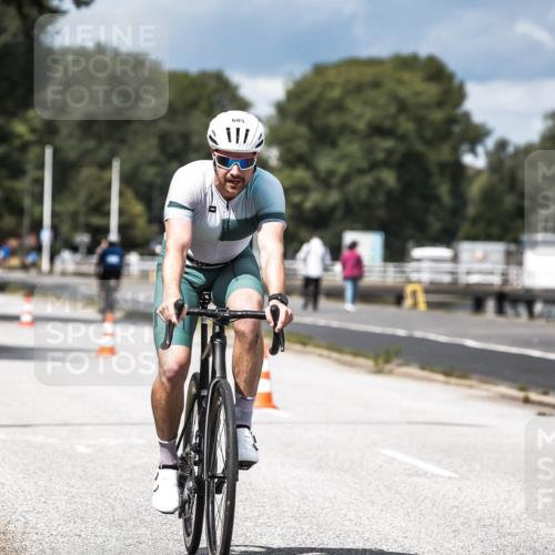 16.08.2026 - KN Förde Triathlon 2026 H.Heesch http://msf.ph/oto/9984727 16.08.2026 12:59:55 Radfahren 510, 553, 558, 581, 599, 605, 738 meine-sportfotos.de