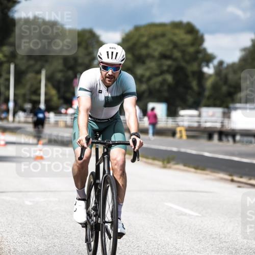 16.08.2026 - KN Förde Triathlon 2026 H.Heesch http://msf.ph/oto/9984729 16.08.2026 12:59:55 Radfahren 510, 553, 558, 581, 599, 605, 738 meine-sportfotos.de