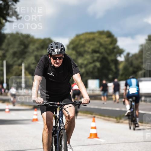 16.08.2026 - KN Förde Triathlon 2026 H.Heesch http://msf.ph/oto/9984744 16.08.2026 13:00:38 Radfahren 505, 557, 594, 707, 729, 746 meine-sportfotos.de