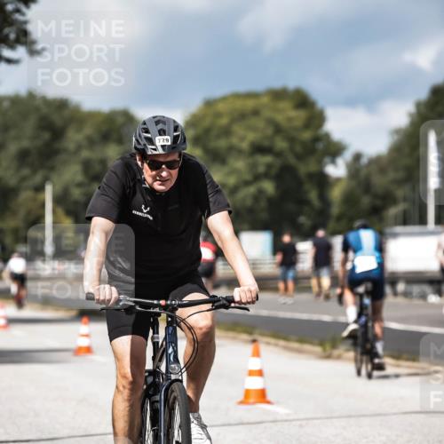 16.08.2026 - KN Förde Triathlon 2026 H.Heesch http://msf.ph/oto/9984745 16.08.2026 13:00:38 Radfahren 505, 557, 594, 707, 729, 746 meine-sportfotos.de