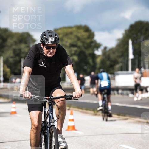 16.08.2026 - KN Förde Triathlon 2026 H.Heesch http://msf.ph/oto/9984747 16.08.2026 13:00:38 Radfahren 505, 557, 594, 707, 729, 746 meine-sportfotos.de