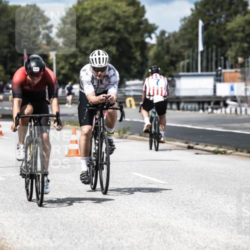 16.08.2026 - KN Förde Triathlon 2026 H.Heesch http://msf.ph/oto/9984886 16.08.2026 13:01:37 Radfahren 541, 575, 606, 710 meine-sportfotos.de