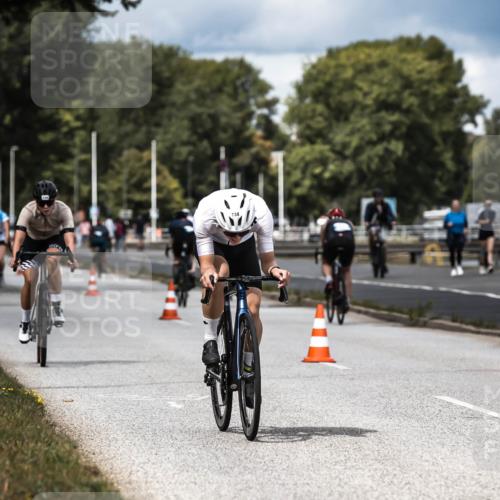 16.08.2026 - KN Förde Triathlon 2026 H.Heesch http://msf.ph/oto/9984928 16.08.2026 13:01:54 Radfahren 532, 598, 719, 730, 738 meine-sportfotos.de