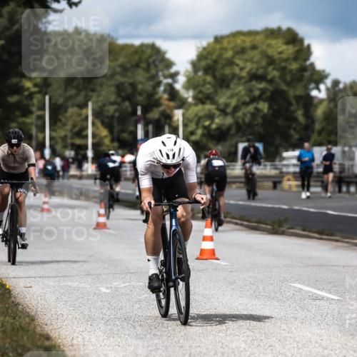 16.08.2026 - KN Förde Triathlon 2026 H.Heesch http://msf.ph/oto/9984930 16.08.2026 13:01:54 Radfahren 532, 598, 719, 730, 738 meine-sportfotos.de