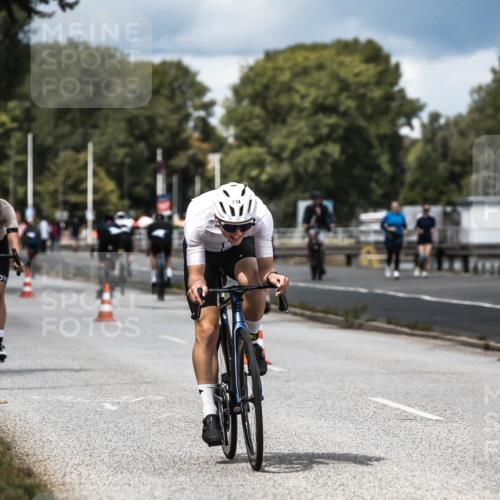 16.08.2026 - KN Förde Triathlon 2026 H.Heesch http://msf.ph/oto/9984932 16.08.2026 13:01:54 Radfahren 532, 598, 719, 730, 738 meine-sportfotos.de