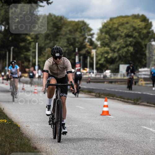 16.08.2026 - KN Förde Triathlon 2026 H.Heesch http://msf.ph/oto/9984945 16.08.2026 13:01:56 Radfahren 532, 719, 730, 731, 738 meine-sportfotos.de