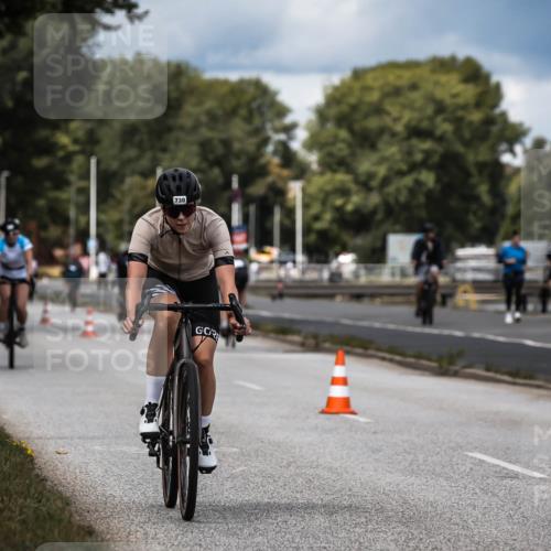 16.08.2026 - KN Förde Triathlon 2026 H.Heesch http://msf.ph/oto/9984947 16.08.2026 13:01:56 Radfahren 532, 719, 730, 731, 738 meine-sportfotos.de