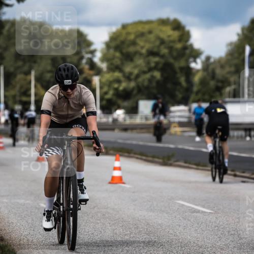 16.08.2026 - KN Förde Triathlon 2026 H.Heesch http://msf.ph/oto/9984953 16.08.2026 13:01:56 Radfahren 532, 719, 730, 731, 738 meine-sportfotos.de