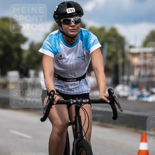 16.08.2026 - KN Förde Triathlon 2026 H.Heesch http://msf.ph/oto/9984991 16.08.2026 13:02:01 Radfahren 717, 731 meine-sportfotos.de