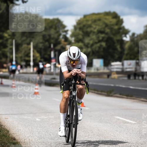 16.08.2026 - KN Förde Triathlon 2026 H.Heesch http://msf.ph/oto/9985011 16.08.2026 13:02:20 Radfahren 553, 555, 558, 559, 732, 742 meine-sportfotos.de