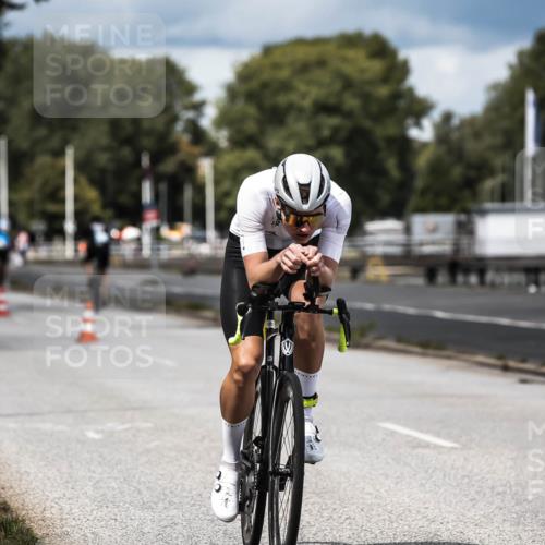 16.08.2026 - KN Förde Triathlon 2026 H.Heesch http://msf.ph/oto/9985014 16.08.2026 13:02:20 Radfahren 553, 555, 558, 559, 732, 742 meine-sportfotos.de