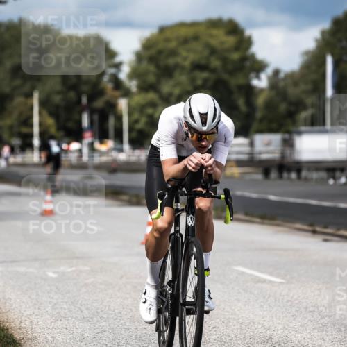 16.08.2026 - KN Förde Triathlon 2026 H.Heesch http://msf.ph/oto/9985015 16.08.2026 13:02:20 Radfahren 553, 555, 558, 559, 732, 742 meine-sportfotos.de