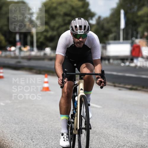 16.08.2026 - KN Förde Triathlon 2026 H.Heesch http://msf.ph/oto/9985020 16.08.2026 13:02:24 Radfahren 555, 559, 705, 742 meine-sportfotos.de