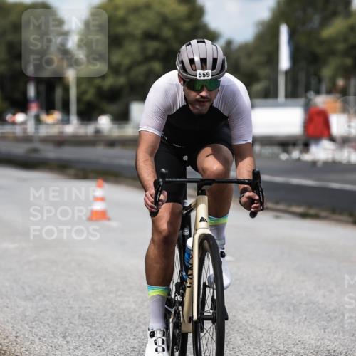 16.08.2026 - KN Förde Triathlon 2026 H.Heesch http://msf.ph/oto/9985021 16.08.2026 13:02:24 Radfahren 555, 559, 705, 742 meine-sportfotos.de