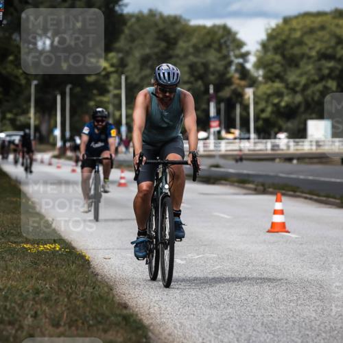 16.08.2026 - KN Förde Triathlon 2026 H.Heesch http://msf.ph/oto/9985028 16.08.2026 13:02:28 Radfahren 506, 604, 705, 708 meine-sportfotos.de