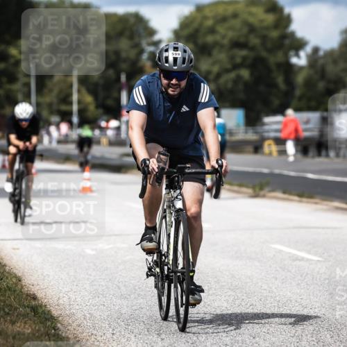 16.08.2026 - KN Förde Triathlon 2026 H.Heesch http://msf.ph/oto/9985056 16.08.2026 13:02:38 Radfahren 502, 505, 557, 599, 707 meine-sportfotos.de