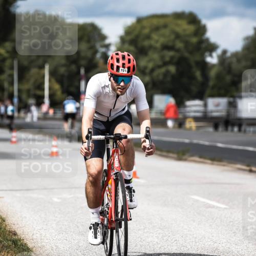 16.08.2026 - KN Förde Triathlon 2026 H.Heesch http://msf.ph/oto/9985101 16.08.2026 13:02:45 Radfahren 557, 701, 707 meine-sportfotos.de