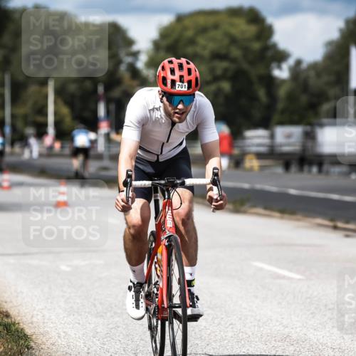 16.08.2026 - KN Förde Triathlon 2026 H.Heesch http://msf.ph/oto/9985103 16.08.2026 13:02:45 Radfahren 557, 701, 707 meine-sportfotos.de