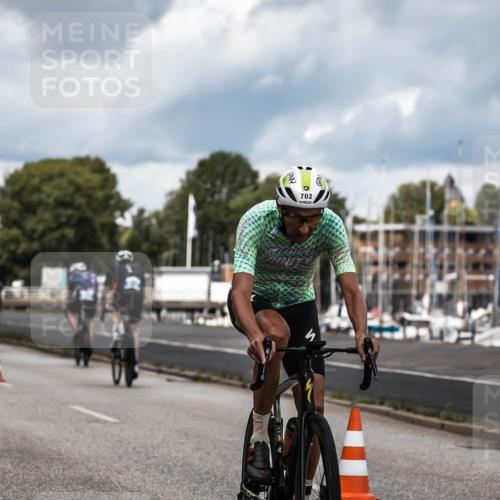 16.08.2026 - KN Förde Triathlon 2026 H.Heesch http://msf.ph/oto/9985131 16.08.2026 13:03:05 Radfahren 577, 588, 609, 702 meine-sportfotos.de