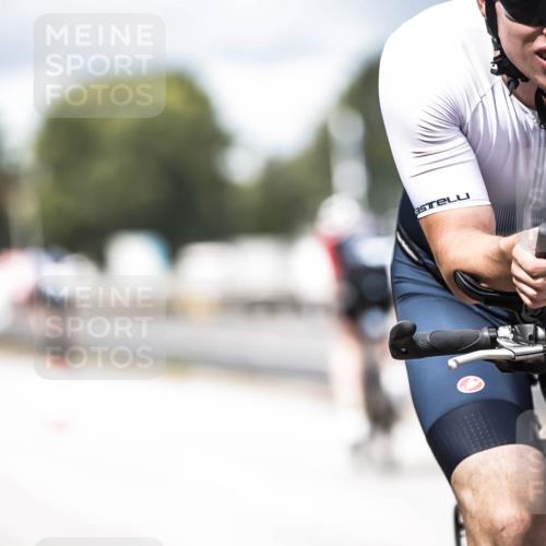 16.08.2026 - KN Förde Triathlon 2026 H.Heesch http://msf.ph/oto/9985241 16.08.2026 13:03:42 Radfahren 546, 548, 567, 585, 734, 739 meine-sportfotos.de