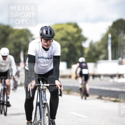 16.08.2026 - KN Förde Triathlon 2026 H.Heesch http://msf.ph/oto/9985246 16.08.2026 13:03:46 Radfahren 561, 567, 580, 585, 726, 734, 739 meine-sportfotos.de