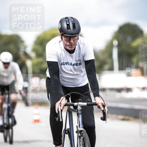 16.08.2026 - KN Förde Triathlon 2026 H.Heesch http://msf.ph/oto/9985253 16.08.2026 13:03:46 Radfahren 561, 567, 580, 585, 726, 734, 739 meine-sportfotos.de