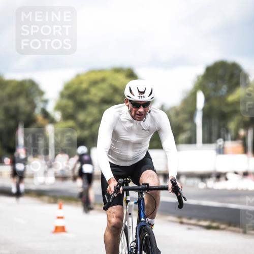 16.08.2026 - KN Förde Triathlon 2026 H.Heesch http://msf.ph/oto/9985258 16.08.2026 13:03:47 Radfahren 561, 580, 585, 726, 734, 739 meine-sportfotos.de