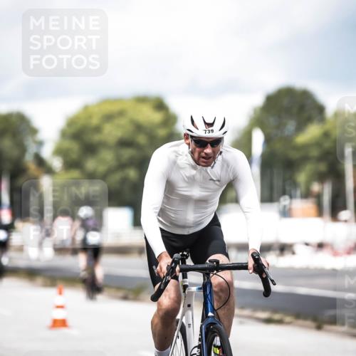 16.08.2026 - KN Förde Triathlon 2026 H.Heesch http://msf.ph/oto/9985260 16.08.2026 13:03:47 Radfahren 561, 580, 585, 726, 734, 739 meine-sportfotos.de