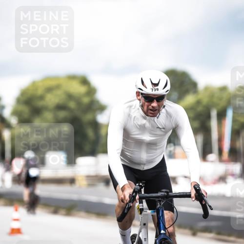 16.08.2026 - KN Förde Triathlon 2026 H.Heesch http://msf.ph/oto/9985263 16.08.2026 13:03:47 Radfahren 561, 580, 585, 726, 734, 739 meine-sportfotos.de