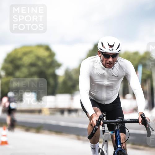16.08.2026 - KN Förde Triathlon 2026 H.Heesch http://msf.ph/oto/9985265 16.08.2026 13:03:47 Radfahren 561, 580, 585, 726, 734, 739 meine-sportfotos.de