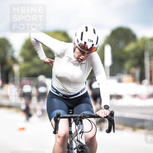 16.08.2026 - KN Förde Triathlon 2026 H.Heesch http://msf.ph/oto/9985277 16.08.2026 13:03:51 Radfahren 561, 580, 726 meine-sportfotos.de