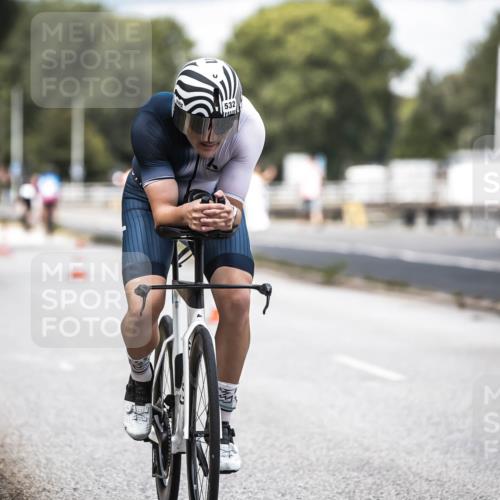 16.08.2026 - KN Förde Triathlon 2026 H.Heesch http://msf.ph/oto/9985351 16.08.2026 13:04:07 Radfahren 514, 515, 532, 542, 545, 608, 703 meine-sportfotos.de