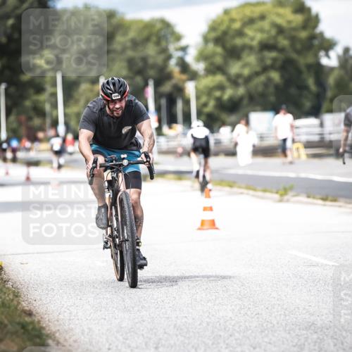 16.08.2026 - KN Förde Triathlon 2026 H.Heesch http://msf.ph/oto/9985360 16.08.2026 13:04:16 Radfahren 571, 606, 721 meine-sportfotos.de