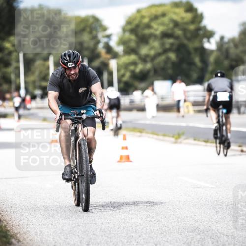 16.08.2026 - KN Förde Triathlon 2026 H.Heesch http://msf.ph/oto/9985364 16.08.2026 13:04:16 Radfahren 571, 606, 721 meine-sportfotos.de