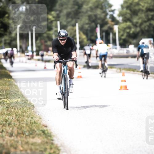 16.08.2026 - KN Förde Triathlon 2026 H.Heesch http://msf.ph/oto/9985384 16.08.2026 13:04:21 Radfahren 575, 606 meine-sportfotos.de