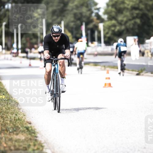 16.08.2026 - KN Förde Triathlon 2026 H.Heesch http://msf.ph/oto/9985389 16.08.2026 13:04:22 Radfahren 575 meine-sportfotos.de