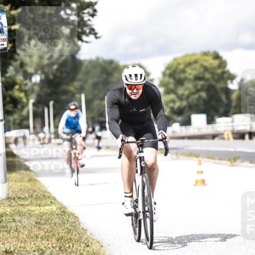 16.08.2026 - KN Förde Triathlon 2026 H.Heesch http://msf.ph/oto/9985413 16.08.2026 13:04:45 Radfahren 555, 705, 717 meine-sportfotos.de