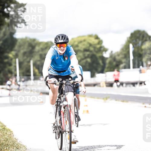 16.08.2026 - KN Förde Triathlon 2026 H.Heesch http://msf.ph/oto/9985427 16.08.2026 13:04:48 Radfahren 555, 705, 717 meine-sportfotos.de