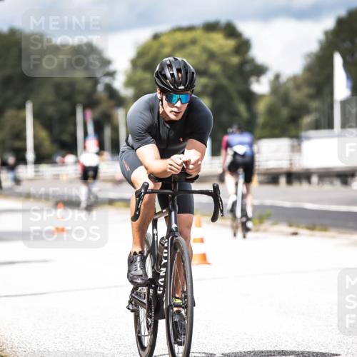 16.08.2026 - KN Förde Triathlon 2026 H.Heesch http://msf.ph/oto/9985463 16.08.2026 13:05:04 Radfahren 196, 502, 508, 708, 724, 740, 742 meine-sportfotos.de