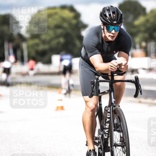 16.08.2026 - KN Förde Triathlon 2026 H.Heesch http://msf.ph/oto/9985469 16.08.2026 13:05:04 Radfahren 196, 502, 508, 708, 724, 740, 742 meine-sportfotos.de